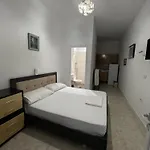 Victor House 홈스테이 *