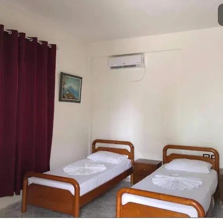 Victor House * Vlorë
