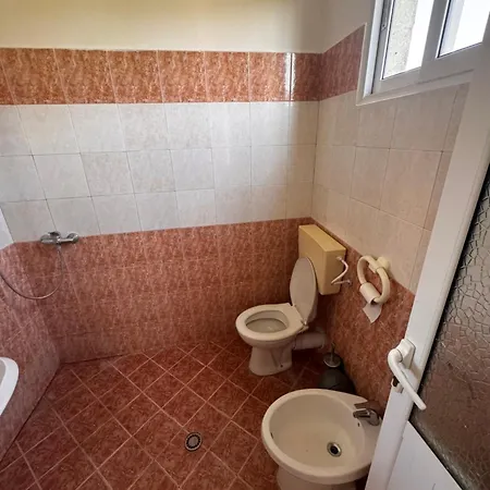 Victor House 民宿 Vlorë